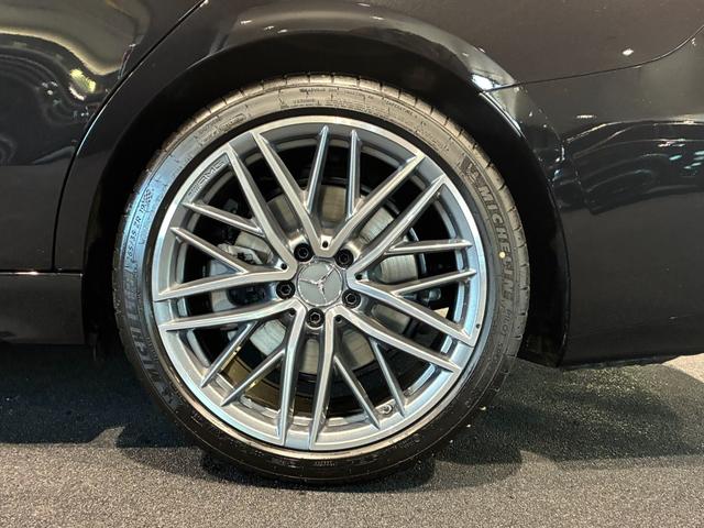 Ｃクラス Ｃ４３　４マチック　パノラミックスライディングルーフ　リアアクスルステアリング　１９インチＡＭＧアルミホイール　本革スポーツシート　ヘッドアップディスプレイ　ＭＢＵＸ　ＡＲナビ　アンビエントライトプレミアム（54枚目）