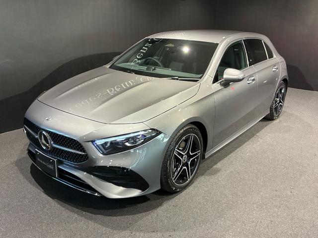 Aクラス A200d アーバンスターズ AMGライン 19インチアルミホイール マルチビームLEDヘッドライト MBUX ARナビ スポーティエンジンサウンド アドバンスドサウンド デジタルコックピットディスプレイ(4枚目)