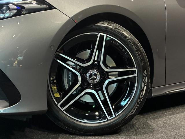 Aクラス A200d アーバンスターズ AMGライン 19インチアルミホイール マルチビームLEDヘッドライト MBUX ARナビ スポーティエンジンサウンド アドバンスドサウンド デジタルコックピットディスプレイ(11枚目)