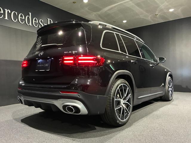 GLB GLB35 4マチック アドバンスドパッケージ 本革シート ヘッドアップディスプレイ パノラミックスライディングルーフ ブランドロゴプロジェクターライト Burmesterサラウンドサウンドシステム AMG20インチアルミ(8枚目)