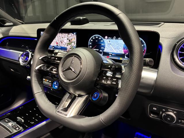 GLB GLB35 4マチック アドバンスドパッケージ 本革シート ヘッドアップディスプレイ パノラミックスライディングルーフ ブランドロゴプロジェクターライト Burmesterサラウンドサウンドシステム AMG20インチアルミ(13枚目)