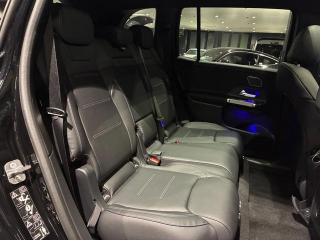 GLB GLB35 4マチック アドバンスドパッケージ 本革シート ヘッドアップディスプレイ パノラミックスライディングルーフ ブランドロゴプロジェクターライト Burmesterサラウンドサウンドシステム AMG20インチアルミ(18枚目)