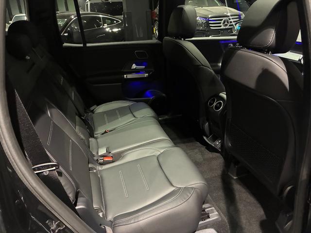 GLB GLB35 4マチック アドバンスドパッケージ 本革シート ヘッドアップディスプレイ パノラミックスライディングルーフ ブランドロゴプロジェクターライト Burmesterサラウンドサウンドシステム AMG20インチアルミ(19枚目)