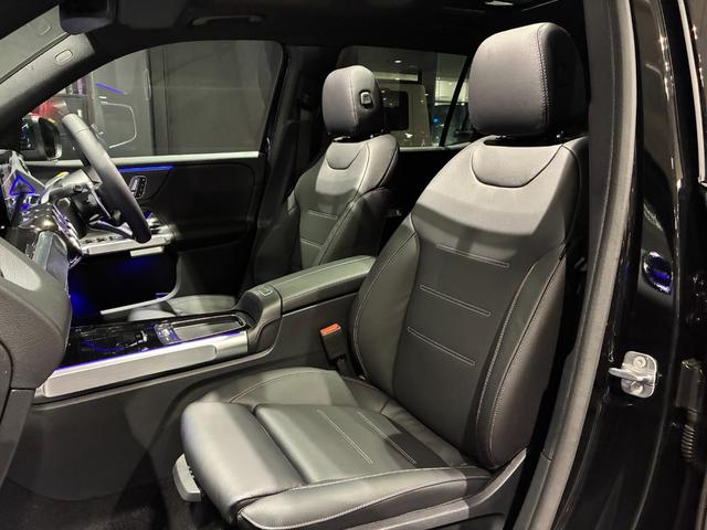 GLB GLB35 4マチック アドバンスドパッケージ 本革シート ヘッドアップディスプレイ パノラミックスライディングルーフ ブランドロゴプロジェクターライト Burmesterサラウンドサウンドシステム AMG20インチアルミ(23枚目)