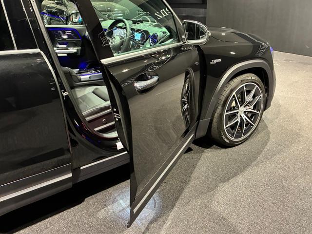 GLB GLB35 4マチック アドバンスドパッケージ 本革シート ヘッドアップディスプレイ パノラミックスライディングルーフ ブランドロゴプロジェクターライト Burmesterサラウンドサウンドシステム AMG20インチアルミ(26枚目)