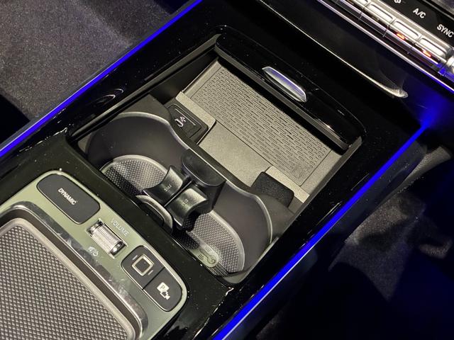 GLB GLB35 4マチック アドバンスドパッケージ 本革シート ヘッドアップディスプレイ パノラミックスライディングルーフ ブランドロゴプロジェクターライト Burmesterサラウンドサウンドシステム AMG20インチアルミ(45枚目)