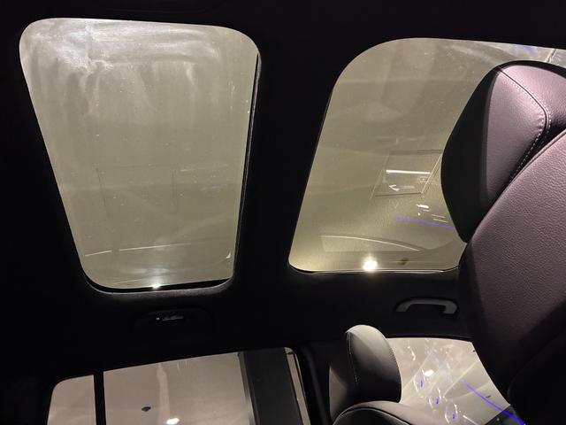 GLB GLB35 4マチック アドバンスドパッケージ 本革シート ヘッドアップディスプレイ パノラミックスライディングルーフ ブランドロゴプロジェクターライト Burmesterサラウンドサウンドシステム AMG20インチアルミ(48枚目)