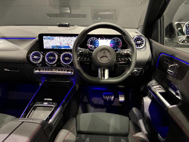 Bクラス B200d AMGラインパッケージ アドバンスドパッケージ パノラミックスライディングルーフ 360°カメラ ヘッドアップディスプレイ ブランドロゴプロジェクターライト(11枚目)