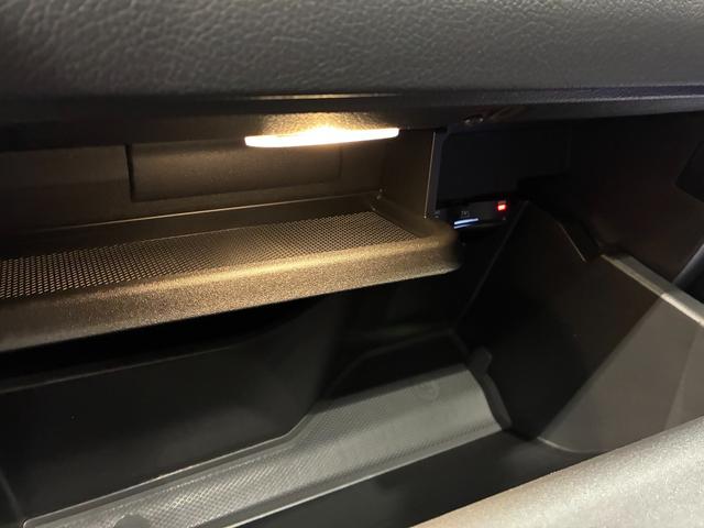 Bクラス B200d AMGラインパッケージ アドバンスドパッケージ パノラミックスライディングルーフ 360°カメラ ヘッドアップディスプレイ ブランドロゴプロジェクターライト(31枚目)