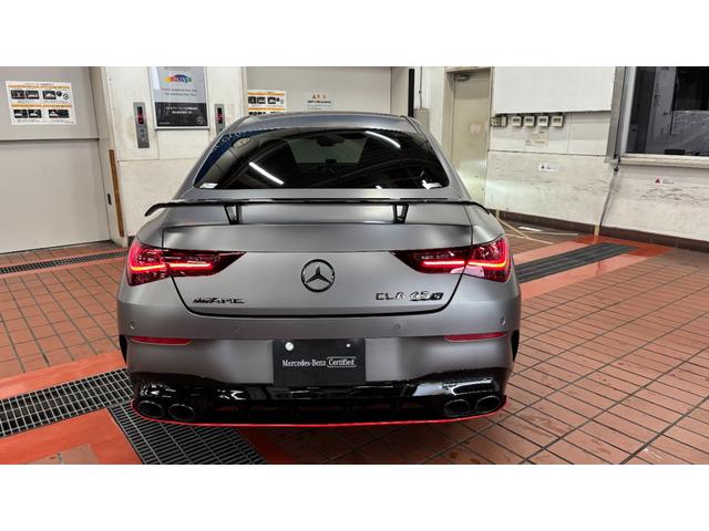 ＣＬＡクラス ＣＬＡ４５　Ｓ４マチック＋ストリートスタイルエデシン　１００台限定車　特別外装色　２年保証付　ＡＭＧエアロダイナミクスパッケージ　ＡＭＧエクステリアナイトパッケージＩＩ　リアウィング装着車（7枚目）