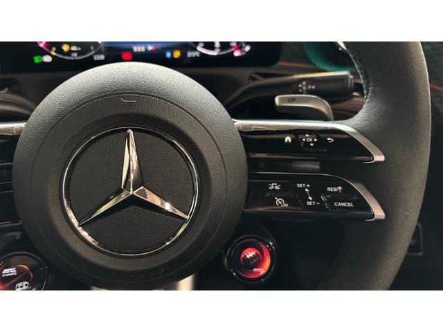 ＣＬＡクラス ＣＬＡ４５　Ｓ４マチック＋ストリートスタイルエデシン　１００台限定車　特別外装色　２年保証付　ＡＭＧエアロダイナミクスパッケージ　ＡＭＧエクステリアナイトパッケージＩＩ　リアウィング装着車（18枚目）