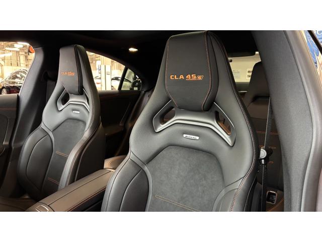 ＣＬＡクラス ＣＬＡ４５　Ｓ４マチック＋ストリートスタイルエデシン　１００台限定車　特別外装色　２年保証付　ＡＭＧエアロダイナミクスパッケージ　ＡＭＧエクステリアナイトパッケージＩＩ　リアウィング装着車（19枚目）