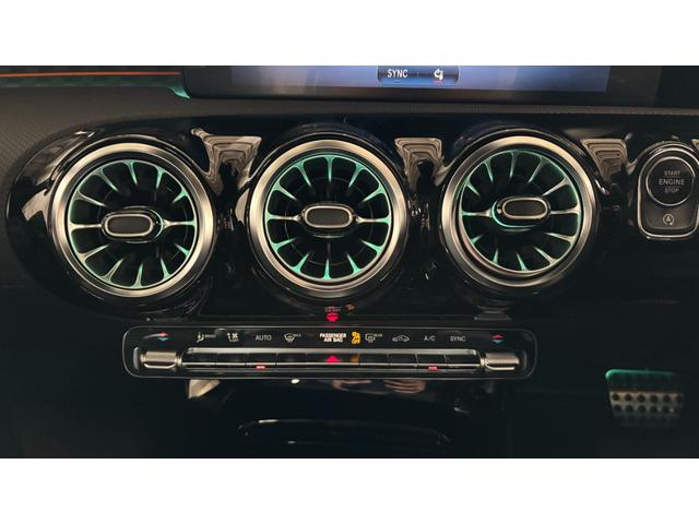 ＣＬＡクラス ＣＬＡ４５　Ｓ４マチック＋ストリートスタイルエデシン　１００台限定車　特別外装色　２年保証付　ＡＭＧエアロダイナミクスパッケージ　ＡＭＧエクステリアナイトパッケージＩＩ　リアウィング装着車（29枚目）