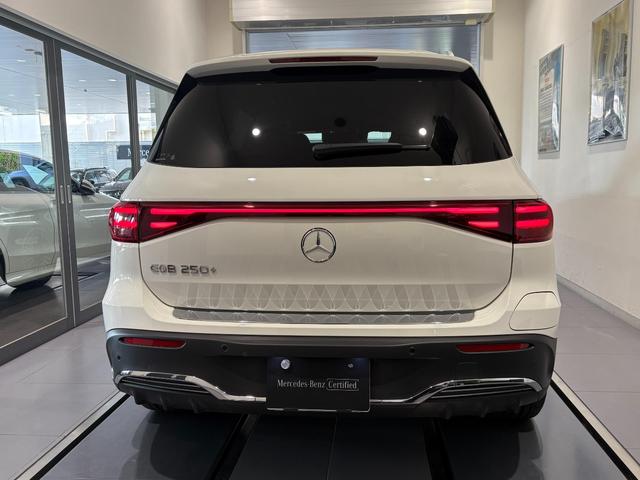 ＥＱＢ ＥＱＢ２５０＋　ＡＭＧラインパッケージ　弊社デモカー　パノラミックスライディングルーフ　ＡＭＧライン　本革シート　アンビエントライト　３６０度カメラ　ヘッドアップディスプレイ　ＭＰ２０２５０１モデル　７人乗り　電動シート　純正ドライブレコーダー（4枚目）