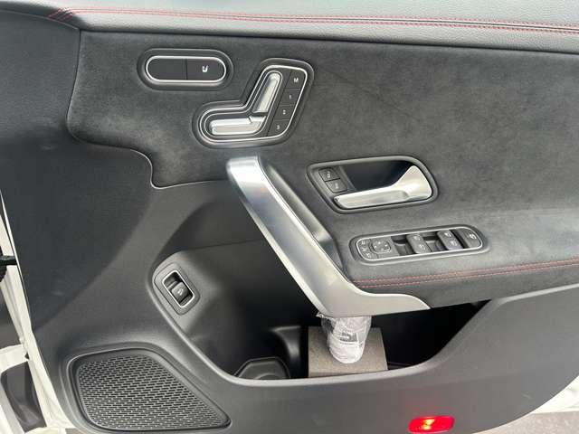 CLAクラス シューティングブレーク CLA200d シューティングブレーク AMGライン パノラミックスライディングルーフ(27枚目)