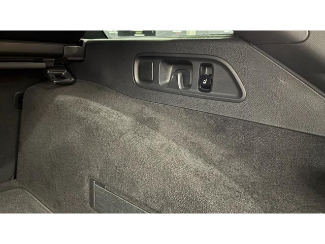 Eクラスステーションワゴン E220dステションワゴンアバギャルドAMGラインP AMGラインパッケージ パノラミックスライディングルーフ レザーエクスクルーシブパッケージ 認定中古車保証2年(36枚目)