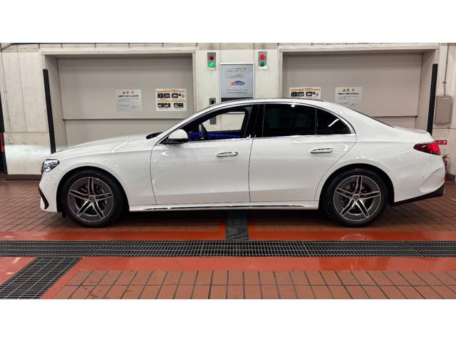 Ｅクラス Ｅ２００　アバンギャルド　ＡＭＧラインパッケージ　ＡＭＧラインパッケージ　アドバンスドパッケージ　デジタルインテリアパッケージ　レザーエクスクルーシブパッケージ　オパリスホワイト　レザートンガブラウン（5枚目）