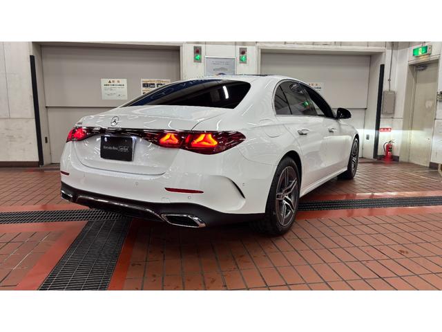 Ｅクラス Ｅ２００　アバンギャルド　ＡＭＧラインパッケージ　ＡＭＧラインパッケージ　アドバンスドパッケージ　デジタルインテリアパッケージ　レザーエクスクルーシブパッケージ　オパリスホワイト　レザートンガブラウン（6枚目）