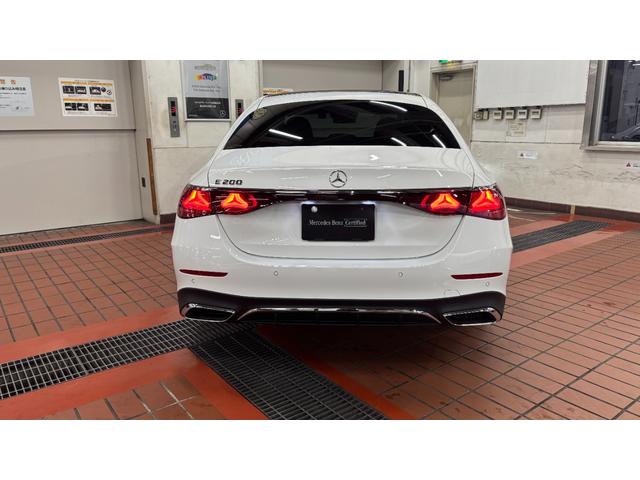 Ｅクラス Ｅ２００　アバンギャルド　ＡＭＧラインパッケージ　ＡＭＧラインパッケージ　アドバンスドパッケージ　デジタルインテリアパッケージ　レザーエクスクルーシブパッケージ　オパリスホワイト　レザートンガブラウン（7枚目）