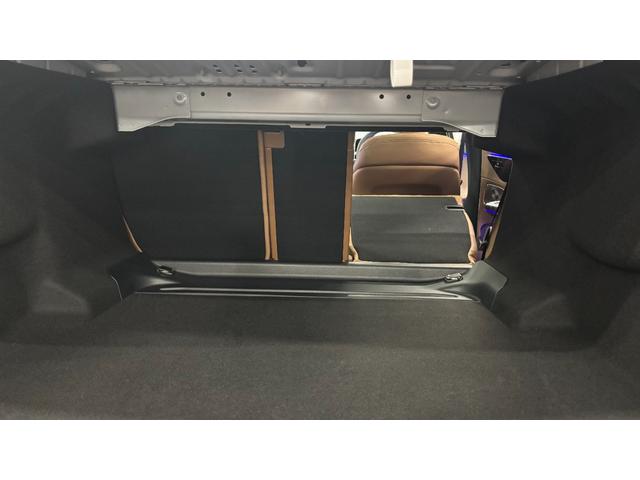 Ｅクラス Ｅ２００　アバンギャルド　ＡＭＧラインパッケージ　ＡＭＧラインパッケージ　アドバンスドパッケージ　デジタルインテリアパッケージ　レザーエクスクルーシブパッケージ　オパリスホワイト　レザートンガブラウン（38枚目）