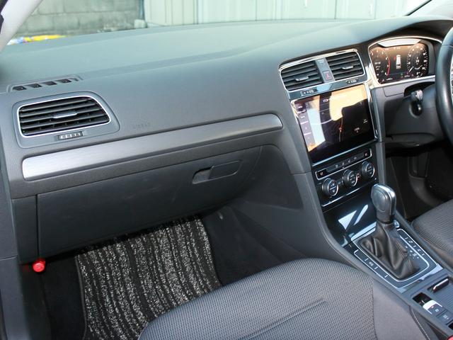 ゴルフヴァリアント ＴＳＩ　コンフォートライン　マイスター　最終型　２０２１年モデル　前後純正ドラレコ　デジタルメータークラスター　１７インチアルミ　純正ナビ　バックカメラ　ＥＴＣ　ＬＥＤヘッドライト　ブラインドスポット　禁煙車（13枚目）