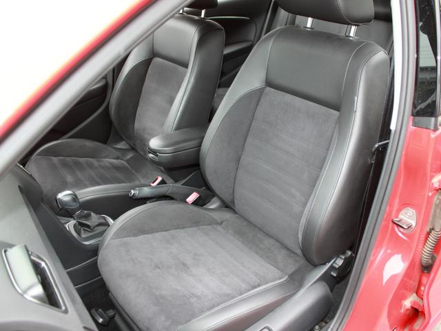 ポロ TSIハイライン LEDヘッドライト 革アルカンターラコンビシート シートヒーター 純正ナビ バックカメラ ETC 1オーナー 禁煙車(19枚目)