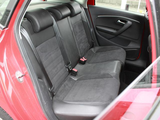 ポロ TSIハイライン LEDヘッドライト 革アルカンターラコンビシート シートヒーター 純正ナビ バックカメラ ETC 1オーナー 禁煙車(20枚目)