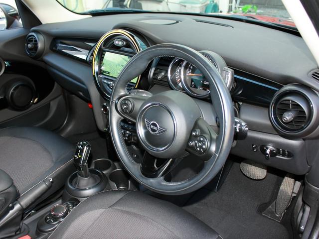 �P�I�[�i�[�A�։��A�ᑖ�s�Ȃ̂ŁA�ԓ��͔��ɃL���C�B�X�e�A�����O�͎C��Ȃǖ����A������������A�T���b�Ƃ������G�ł��B