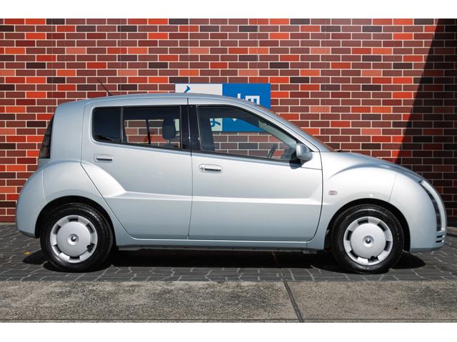 室内の静粛性も十分に確保。足まわりは必要なスタビリティーをキープしながらソフトで快適。さすがにグローバルカーをベースにしているだけあり、心地良い普段乗りからロングドライブも十分に守備範囲。