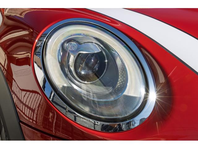 ＭＩＮＩ クーパー　６ＭＴ　２０１７年式　ＬＥＤヘッドライト　コンフォートアクセス　純正ナビ　アディショナルライト（16枚目）