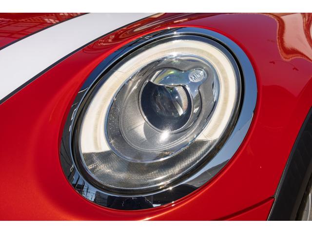 ＭＩＮＩ クーパー　６ＭＴ　２０１７年式　ＬＥＤヘッドライト　コンフォートアクセス　純正ナビ　アディショナルライト（17枚目）