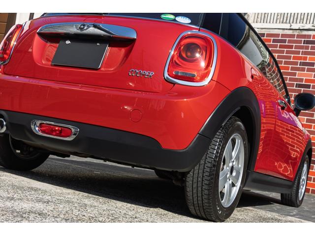 ＭＩＮＩ クーパー　６ＭＴ　２０１７年式　ＬＥＤヘッドライト　コンフォートアクセス　純正ナビ　アディショナルライト（22枚目）