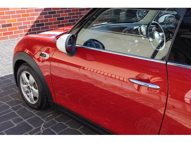 ＭＩＮＩ クーパー　６ＭＴ　２０１７年式　ＬＥＤヘッドライト　コンフォートアクセス　純正ナビ　アディショナルライト（33枚目）