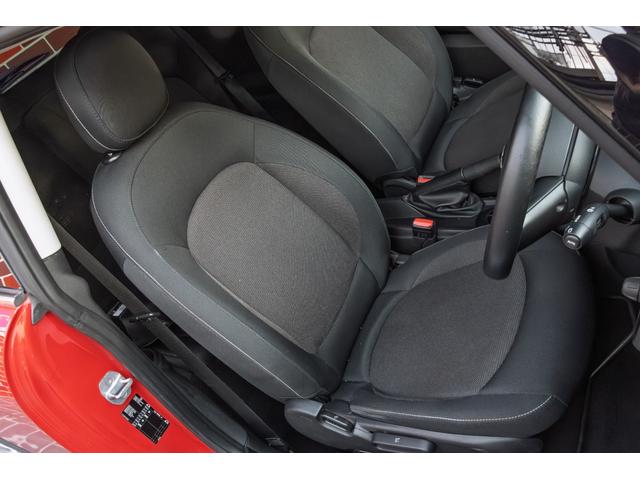 ＭＩＮＩ クーパー　６ＭＴ　２０１７年式　ＬＥＤヘッドライト　コンフォートアクセス　純正ナビ　アディショナルライト（41枚目）