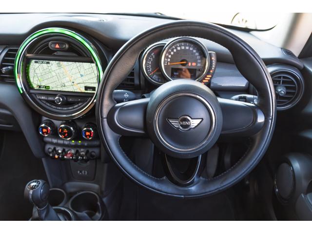 ＭＩＮＩ クーパー　６ＭＴ　２０１７年式　ＬＥＤヘッドライト　コンフォートアクセス　純正ナビ　アディショナルライト（47枚目）