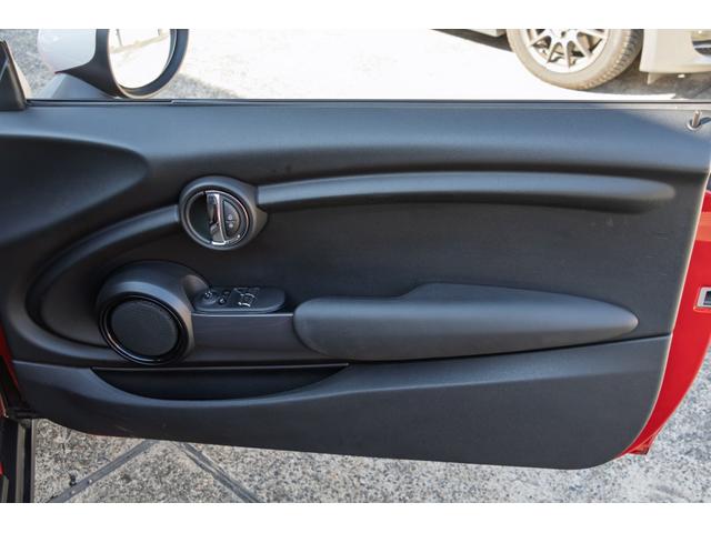 ＭＩＮＩ クーパー　６ＭＴ　２０１７年式　ＬＥＤヘッドライト　コンフォートアクセス　純正ナビ　アディショナルライト（59枚目）