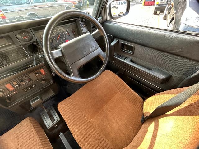 ２４０ワゴン ２４０ＧＬワゴン　当店買取　メッキモール　社外ＣＤデッキ　パワステ　パワーウィンドウ　シートヒーター　コロナホイール　保証付（22枚目）