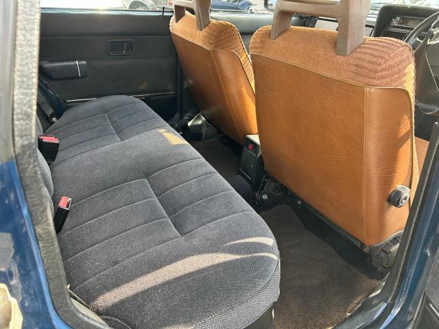２４０ワゴン ２４０ＧＬワゴン　当店買取　メッキモール　社外ＣＤデッキ　パワステ　パワーウィンドウ　シートヒーター　コロナホイール　保証付（30枚目）