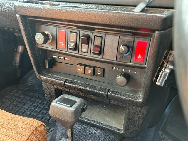 ２４０ワゴン ２４０ＧＬワゴン　当店買取　メッキモール　社外ＣＤデッキ　パワステ　パワーウィンドウ　シートヒーター　コロナホイール　保証付（33枚目）