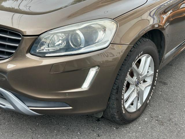 ＸＣ６０ Ｄ４　クラシック　パノラマサンルーフ　アイボリーレザーシート　フルセグＴＶ　ナビ　キセノンヘッドライト　ＡＣＣ　ブルートゥース対応　バックカメラ　パワーリアゲート　コーナーセンサー　シートヒーター　保証付（12枚目）