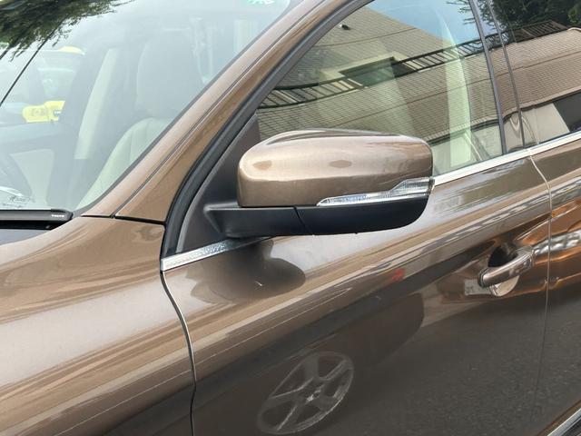 ＸＣ６０ Ｄ４　クラシック　パノラマサンルーフ　アイボリーレザーシート　フルセグＴＶ　ナビ　キセノンヘッドライト　ＡＣＣ　ブルートゥース対応　バックカメラ　パワーリアゲート　コーナーセンサー　シートヒーター　保証付（15枚目）