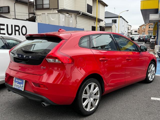 Ｖ４０ Ｄ４　ダイナミックエディション　当店買取　ＬＥＤヘッドライト　ＡＣＣ　ナビ　バックカメラ　ブルートゥース対応　ドラレコ　シートヒーター　パワーシート　保証付（7枚目）