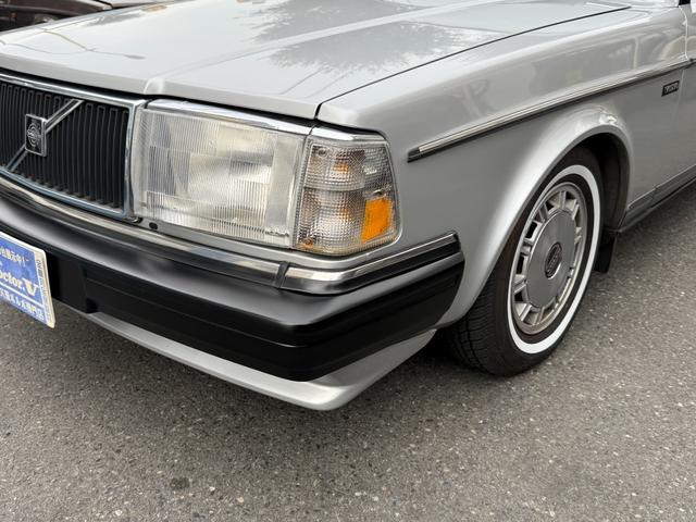 240ワゴン  DL 当店買取 左ハンドル 黒革 社外CDデッキ ETC ルーフラック ウッドパネル ホワイトリボンタイヤ シートヒーター ETC キーレス 保証付(11枚目)