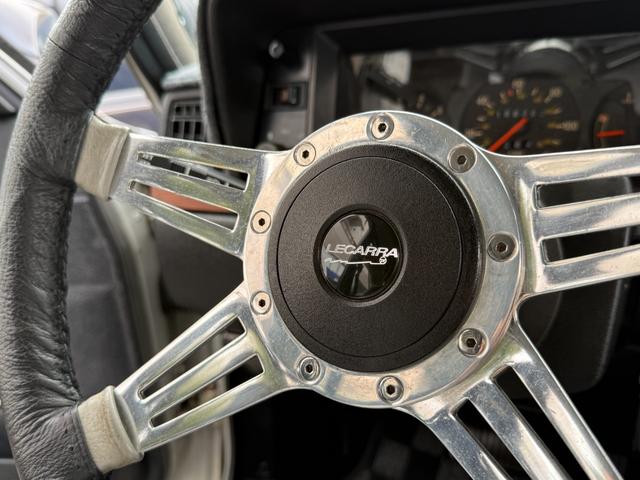 240ワゴン  DL 当店買取 左ハンドル 黒革 社外CDデッキ ETC ルーフラック ウッドパネル ホワイトリボンタイヤ シートヒーター ETC キーレス 保証付(39枚目)