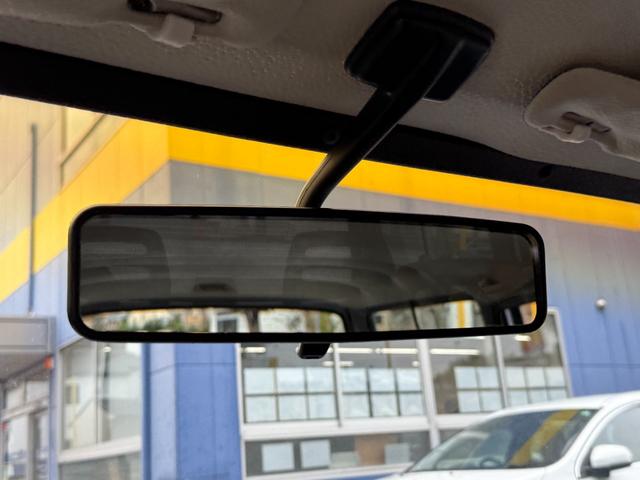 240ワゴン  DL 当店買取 左ハンドル 黒革 社外CDデッキ ETC ルーフラック ウッドパネル ホワイトリボンタイヤ シートヒーター ETC キーレス 保証付(41枚目)