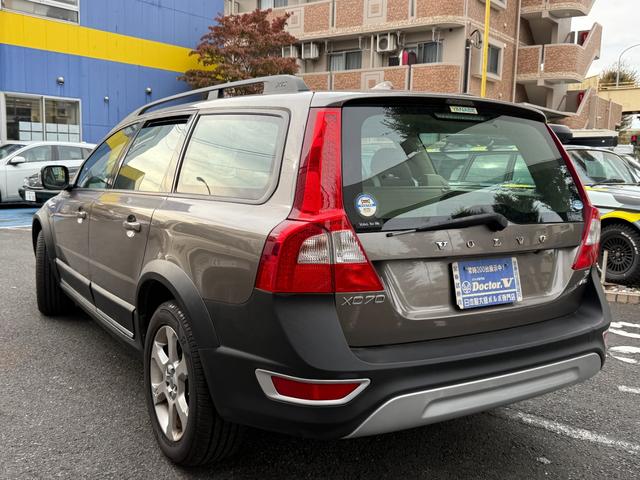 XC70 3.2SE AWD ブラウンレザー バックカメラ ベンチレーション パワーリアゲート キーレス キセノンライト 保証付(10枚目)