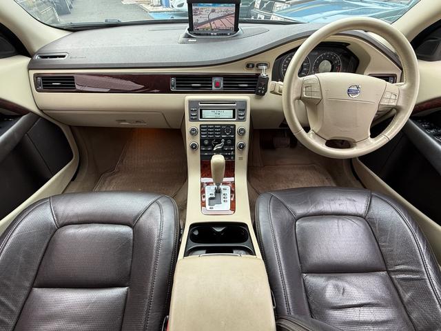 XC70 3.2SE AWD ブラウンレザー バックカメラ ベンチレーション パワーリアゲート キーレス キセノンライト 保証付(19枚目)