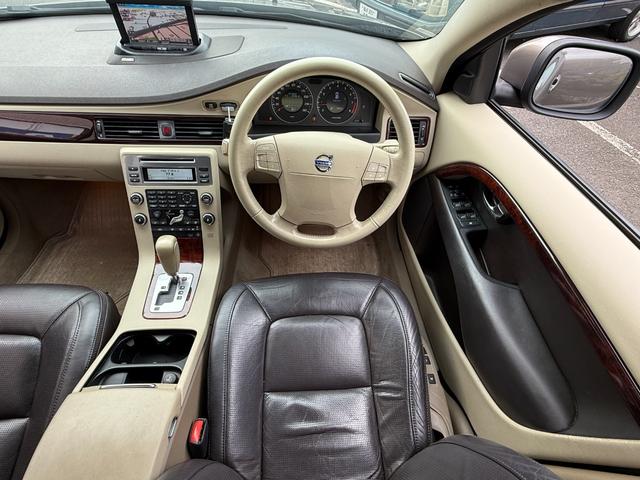 XC70 3.2SE AWD ブラウンレザー バックカメラ ベンチレーション パワーリアゲート キーレス キセノンライト 保証付(20枚目)