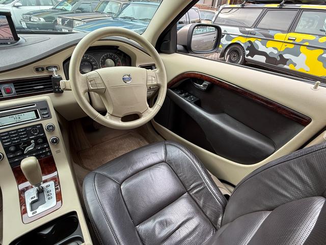 XC70 3.2SE AWD ブラウンレザー バックカメラ ベンチレーション パワーリアゲート キーレス キセノンライト 保証付(21枚目)