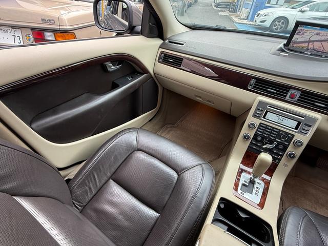 XC70 3.2SE AWD ブラウンレザー バックカメラ ベンチレーション パワーリアゲート キーレス キセノンライト 保証付(22枚目)